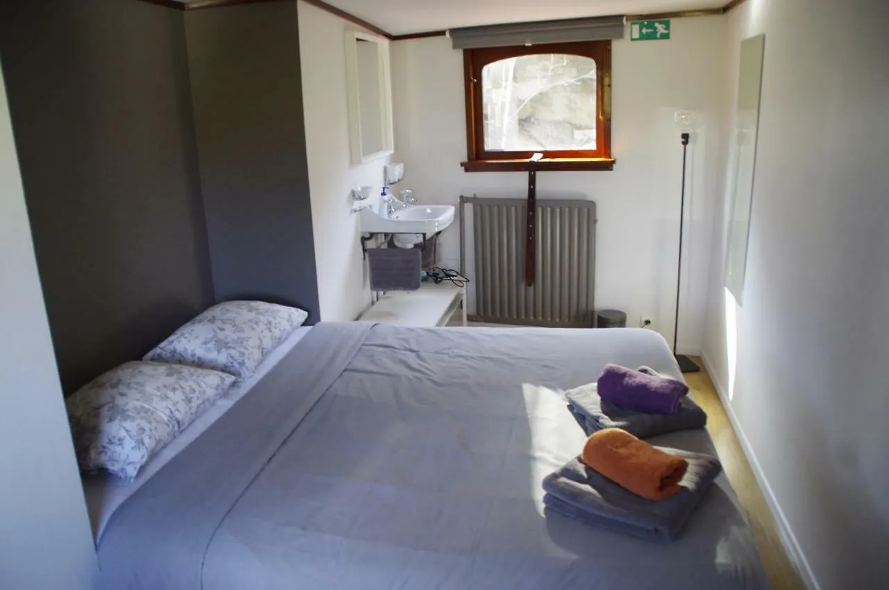 B&B B³ Boat Gante 2*,